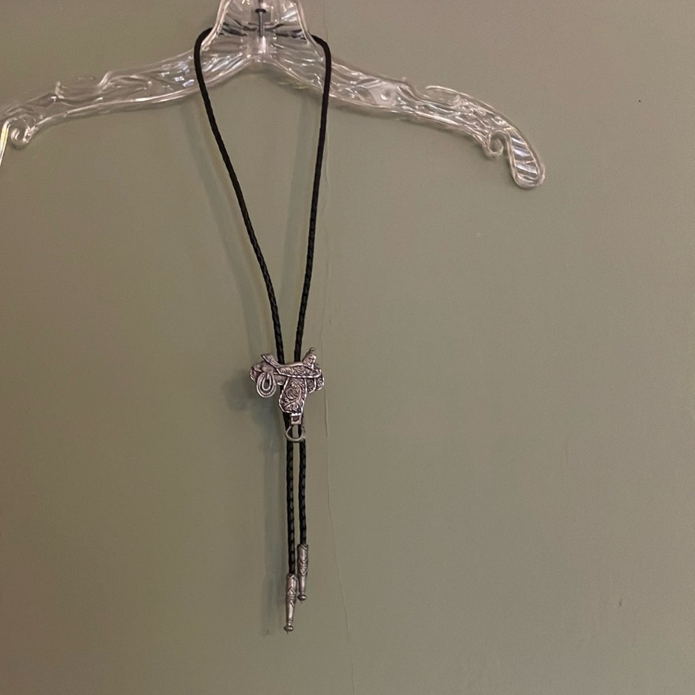 EJC vintage western saddle bolo tie